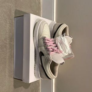 Air jordan 1 low barely green size 11 woman’s used in good condition